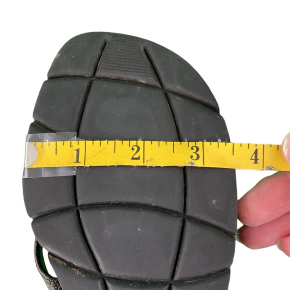 Cabin Creek Black Chunky Thong Sandal - Picture 15 of 16